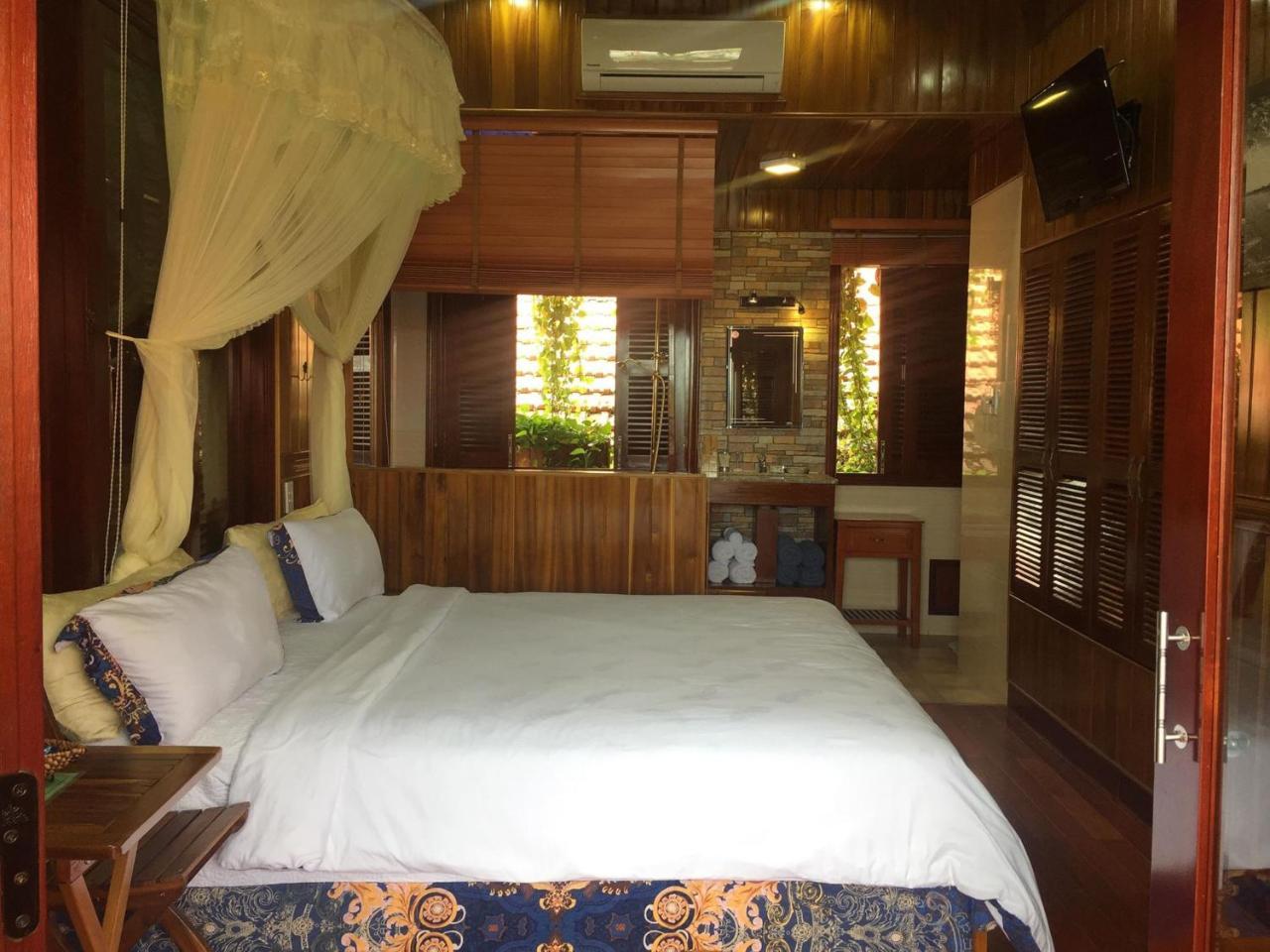 Khamy Riverside Villa Хой Ан Екстериор снимка